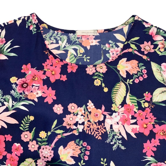 12PM By Mon Ami Navy Bright Floral Pattern Blouse - Picture 4 of 10